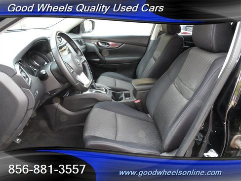 Used 2017 Nissan Rogue SV AWD/4WD image 13