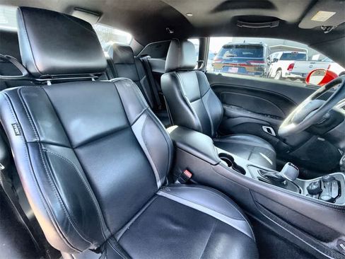 Used 2016 Dodge Challenger SXT Plus image 11