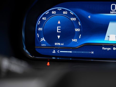 Used 2024 Chevrolet Suburban RST w/ Luxury Package image 44