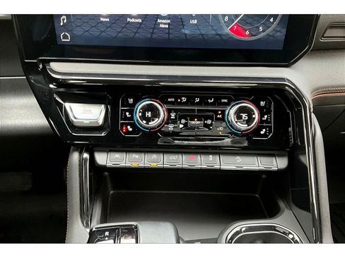 Used 2024 GMC Sierra 1500 AT4 w/ Technology Package image 29