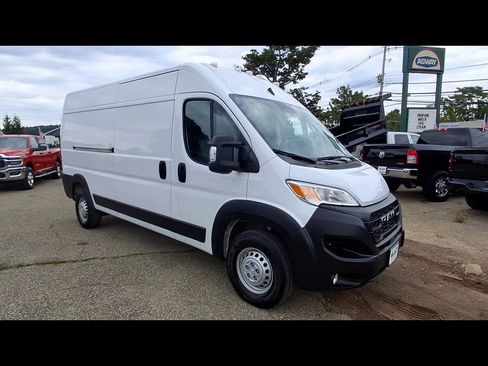 Used 2026 RAM ProMaster 2500 w/ Convenience Group FWD image 2
