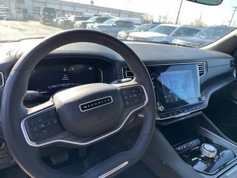 Used 2024 Jeep Wagoneer Series II image 6