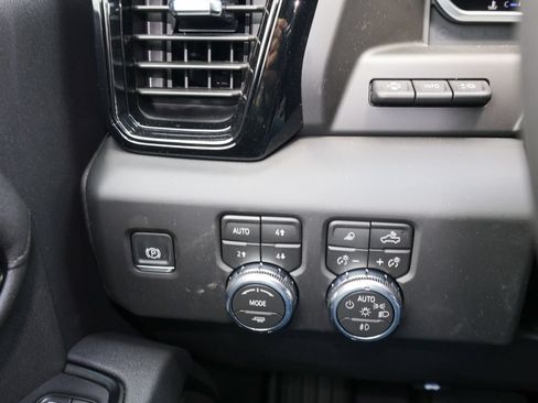 New 2026 GMC Sierra 2500 AT4 w/ AT4 Premium Plus Package AWD/4WD image 28