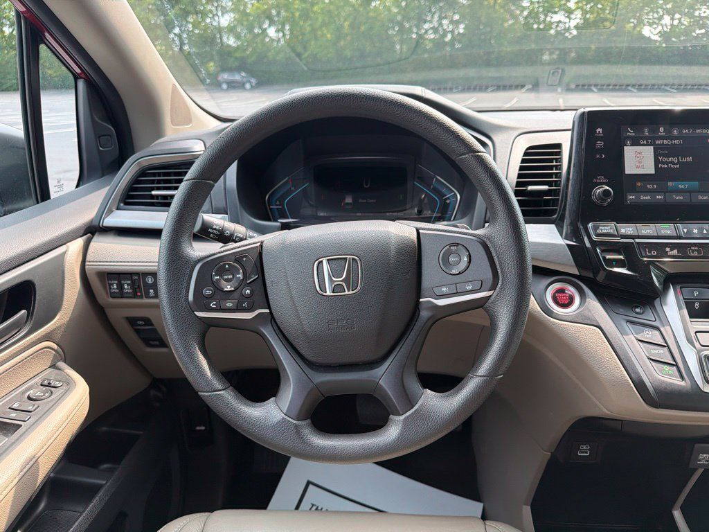 Certified 2024 Honda Odyssey EX image 12