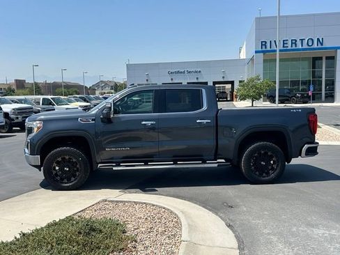Used 2022 GMC Sierra 1500 SLT w/ SLT Premium Plus Package AWD/4WD image 2