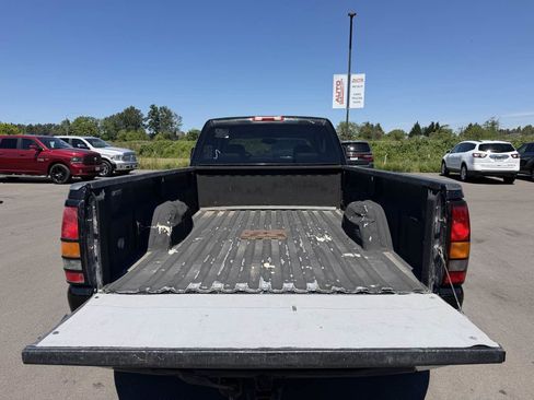 Used 2005 GMC Sierra 3500 SLT w/ Heavy-Duty Power Package AWD/4WD image 20