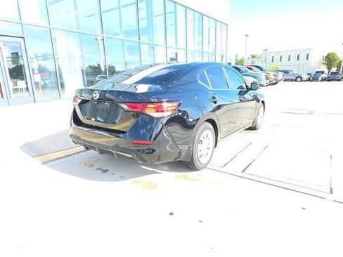 Used 2022 Nissan Sentra S w/ Trunk Package FWD image 4