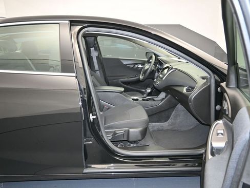 Used 2025 Chevrolet Malibu LT image 23