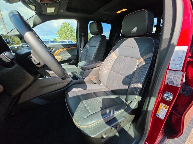 Used 2024 GMC Canyon Denali AWD/4WD image 18