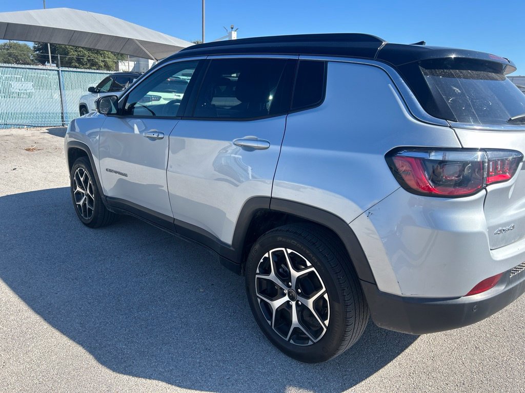 Used 2025 Jeep Compass Limited AWD/4WD image 6