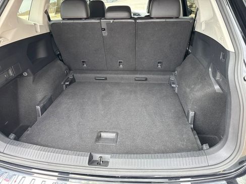 Used 2024 Volkswagen Tiguan SE AWD/4WD image 23