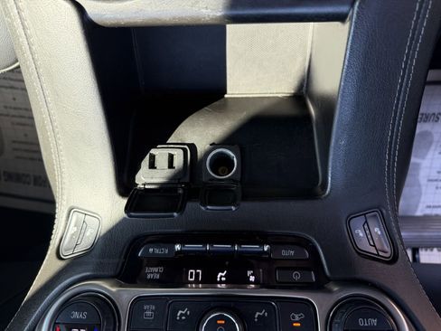 Used 2019 Chevrolet Suburban LT image 33