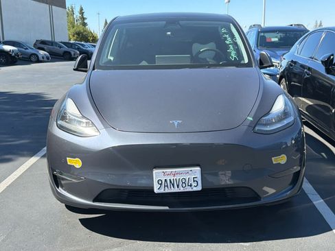 Used 2022 Tesla Model Y Long Range AWD/4WD image 5
