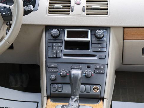 Used 2005 Volvo XC90 2.5T FWD image 27