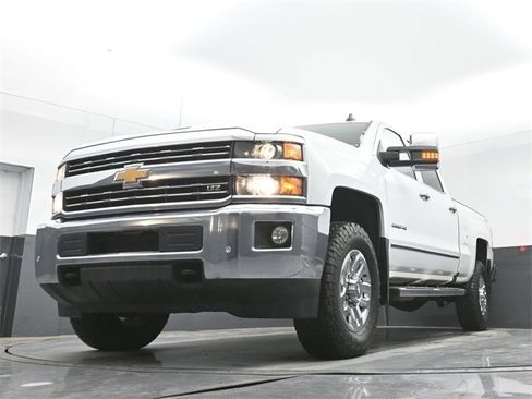Used 2019 Chevrolet Silverado 2500 LTZ w/ Duramax Plus Package image 37