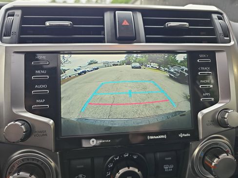 Used 2022 Toyota 4Runner SR5 Premium w/ Moonroof Package AWD/4WD image 24