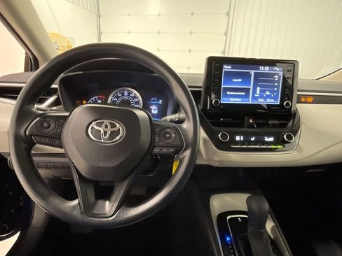 Used 2022 Toyota Corolla LE w/ Carpet Mat Package (TMS) image 31