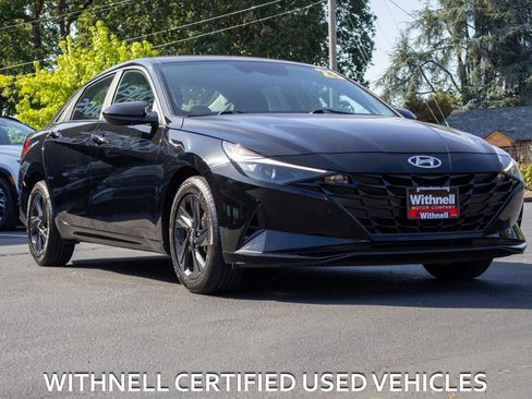 Certified 2023 Hyundai Elantra SEL w/ Preferred Accessory Package FWD image 2