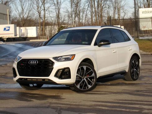 Used 2021 Audi SQ5 Premium Plus w/ Premium Plus Package image 3
