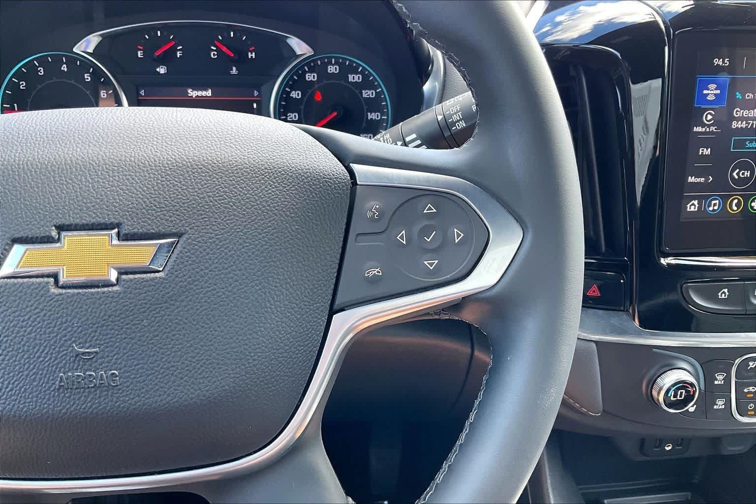 Used 2023 Chevrolet Traverse LT FWD image 19