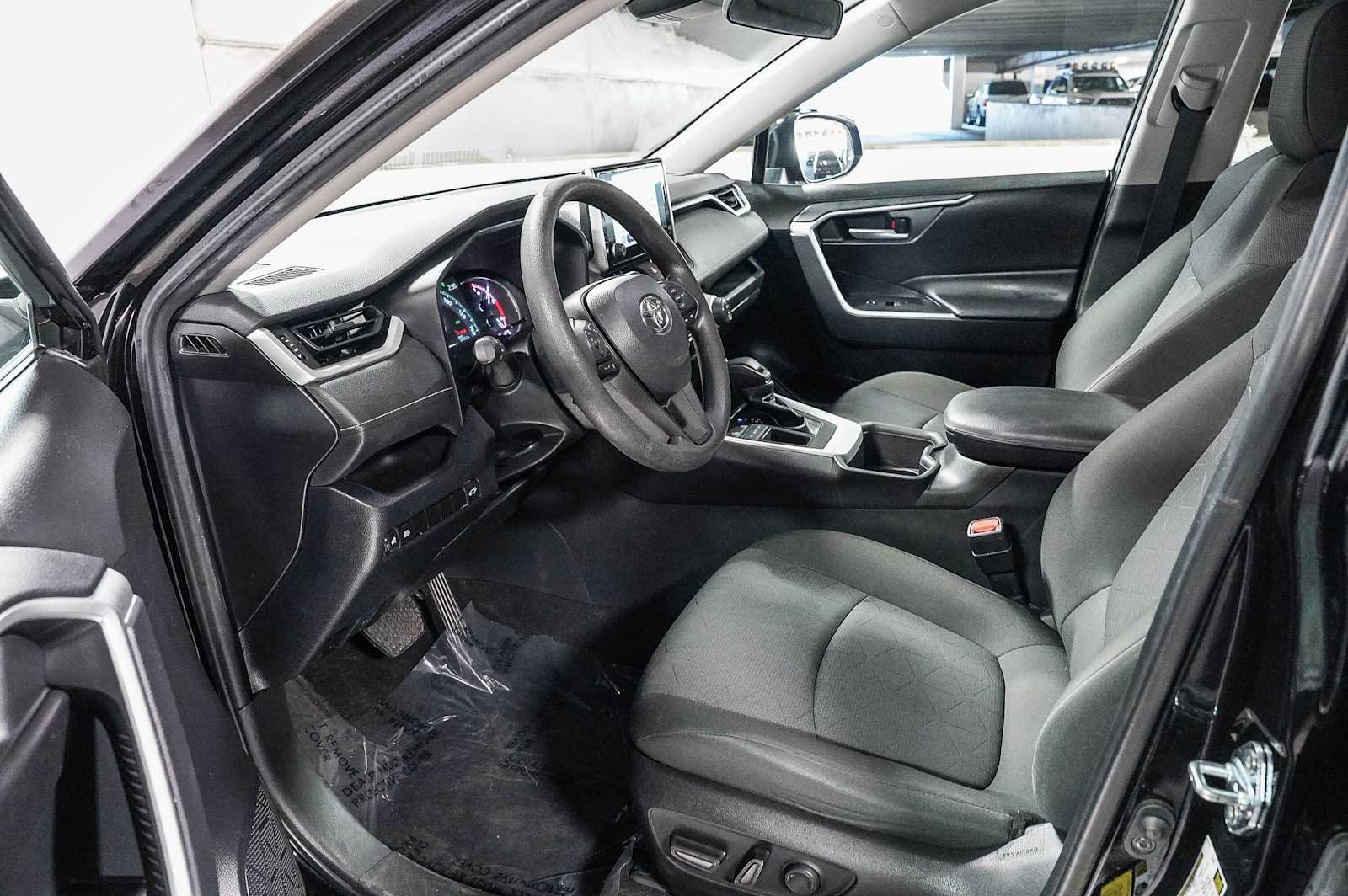Certified 2023 Toyota RAV4 XLE w/ Convenience Package FWD image 18