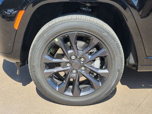 New 2026 Jeep Grand Cherokee L Limited AWD/4WD image 7