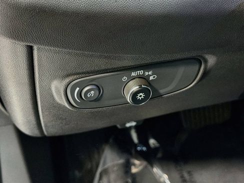 Used 2019 Chevrolet Equinox LT FWD image 8