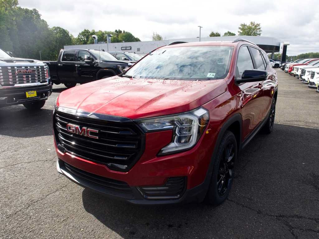 Certified 2023 GMC Terrain SLE w/ Driver Convenience Package AWD/4WD image 1