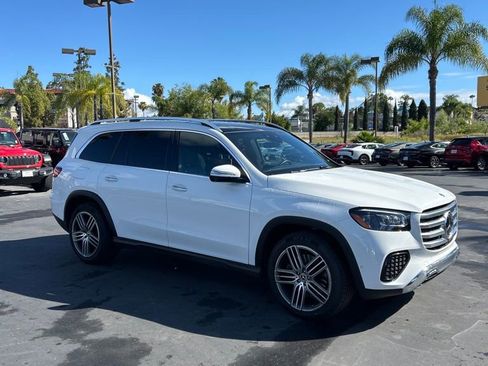 Used 2025 Mercedes-Benz GLS 450 4MATIC image 7