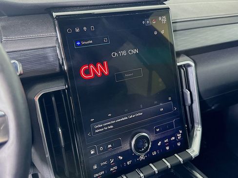 Used 2025 GMC Acadia Elevation image 31