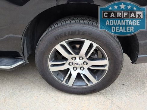 Used 2023 Ford Expedition Limited image 3