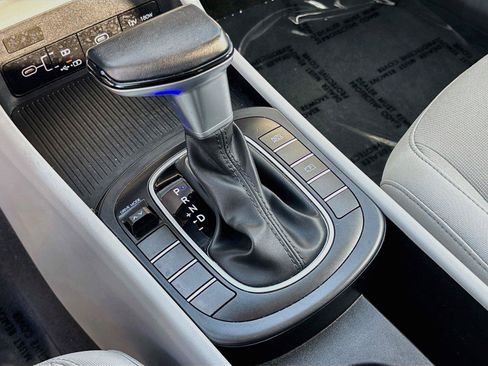 Used 2025 Hyundai Kona SEL FWD image 16