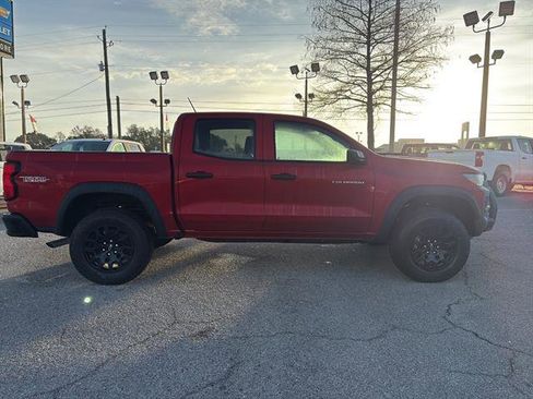 New 2026 Chevrolet Colorado Trail Boss w/ Off-Road Front Bumper Package AWD/4WD image 8