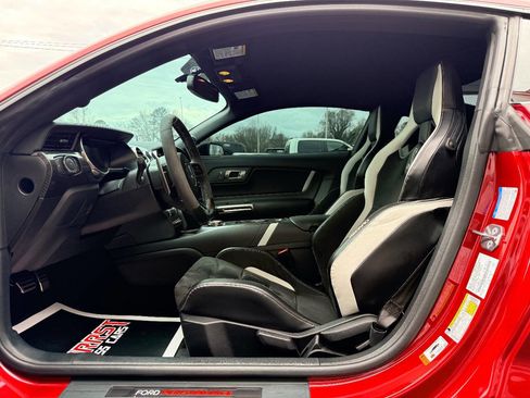 Used 2021 Ford Mustang Shelby GT500 w/ Carbon Fiber Track Pack image 21