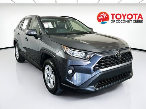 Used 2019 Toyota RAV4 XLE w/ Convenience Package FWD image 1