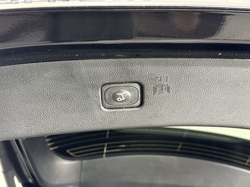 Used 2024 Ford Edge Titanium image 34