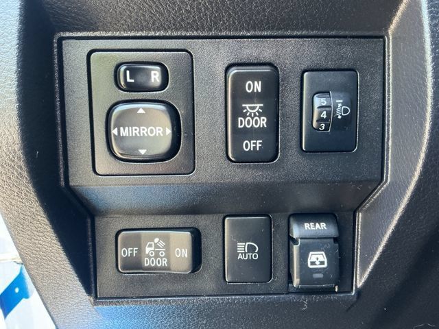 Used 2018 Toyota Tundra Limited w/ Limited Premium Package AWD/4WD image 24
