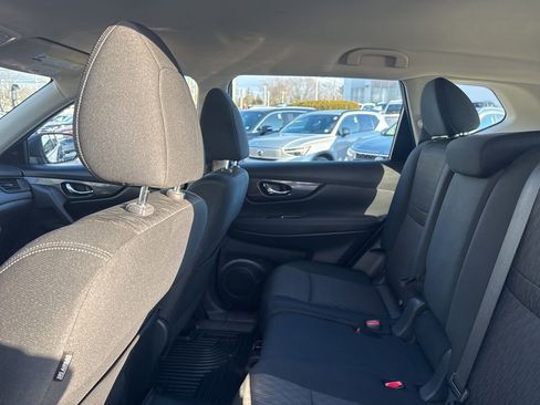 Used 2018 Nissan Rogue S image 9