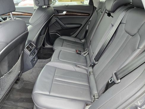 Used 2018 Audi Q5 2.0T Premium Plus w/ Premium Plus Package image 12