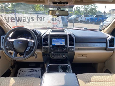 Used 2017 Ford F250 XLT w/ XLT Premium Package AWD/4WD image 19