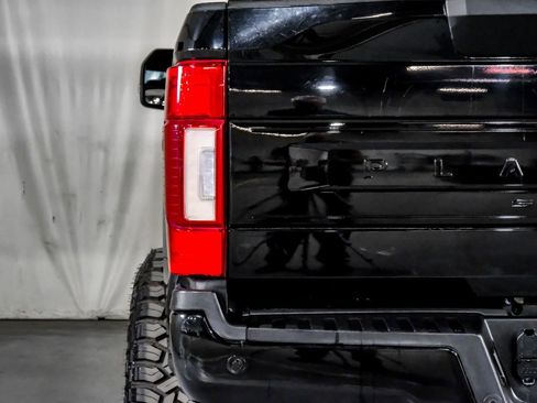 Used 2022 Ford F250 Platinum w/ FX4 Off-Road Package image 43