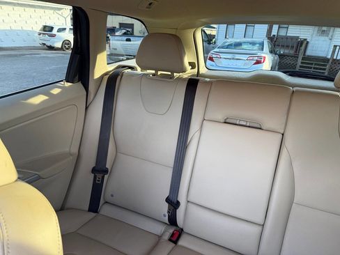 Used 2015 Volvo XC60 T5 Premier image 30