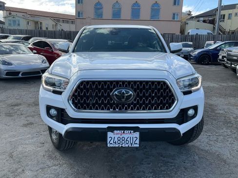 Used 2019 Toyota Tacoma TRD Off-Road w/ TRD Premium Off Road Package image 2
