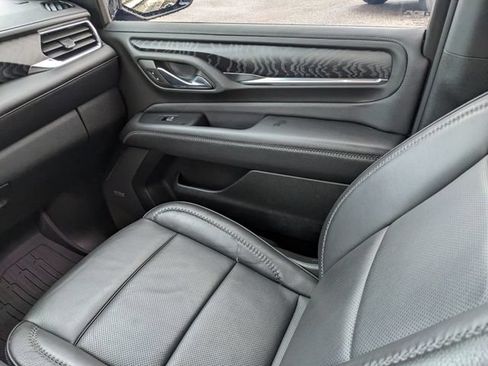 Used 2023 GMC Yukon XL Denali AWD/4WD image 18