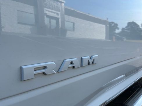 Used 2022 RAM 2500 Tradesman w/ Chrome Appearance Group AWD/4WD image 22