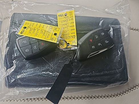 Used 2022 GMC Yukon XL Denali w/ Denali Ultimate Package image 32