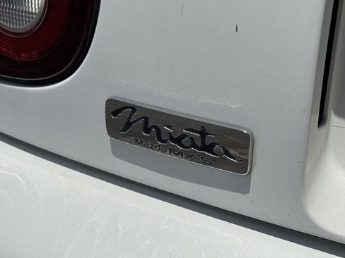 Used 1993 MAZDA MX-5 Miata RWD image 9