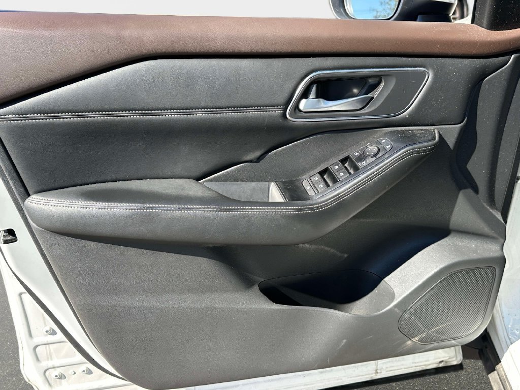 Used 2021 Nissan Rogue SV w/ Premium Package AWD/4WD image 15
