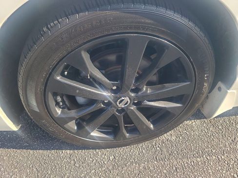 Used 2017 Nissan Altima 2.5 SR w/ Midnight Edition Package image 10