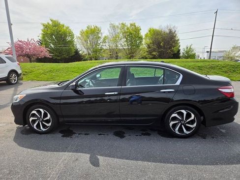Used 2017 Honda Accord EX-L image 9